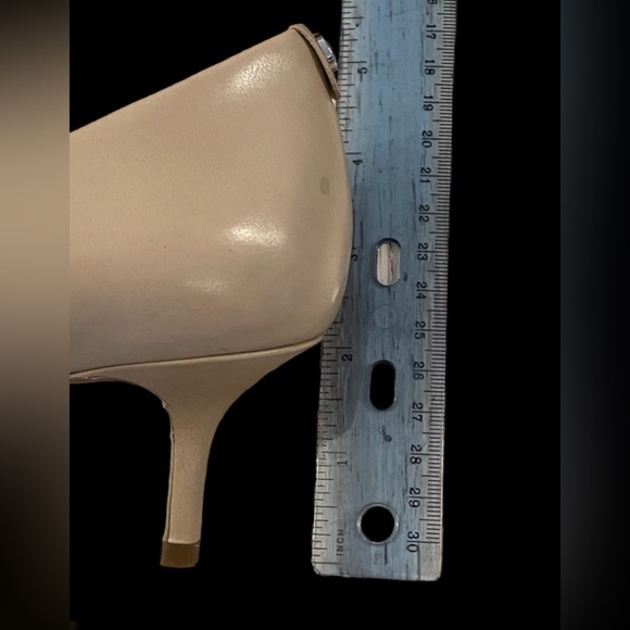 Michael Kors Beige Heels - Picture 2 of 14